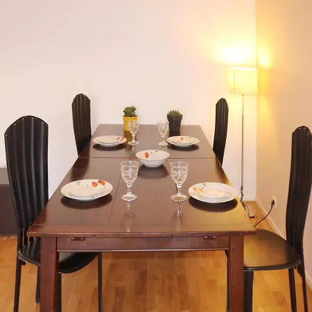 Spacieux Et Calme, Style Parisien, Toutes Commodites, Ideal Pour Un Sejour Authentique Apartment Saint-Denis (Seine-Saint-Denis)