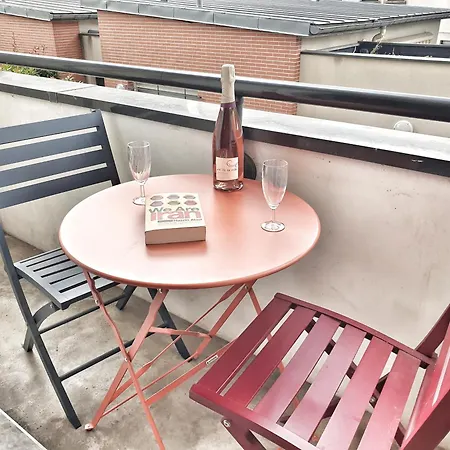 Spacieux Et Calme, Style Parisien, Toutes Commodites, Ideal Pour Un Sejour Authentique Apartment Saint-Denis (Seine-Saint-Denis)
